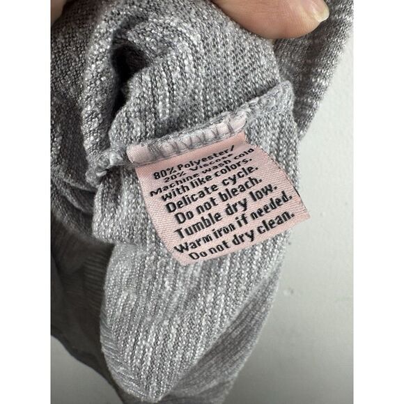 Juicy Couture‎ Women's Gray  V-Neck Cap Sleeve Shirt Size XS - Picture 6 of 7